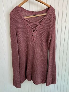 American Eagle Outfitters Mauve Sweater Size M Knit V-Neck Sweater Dusty Purple